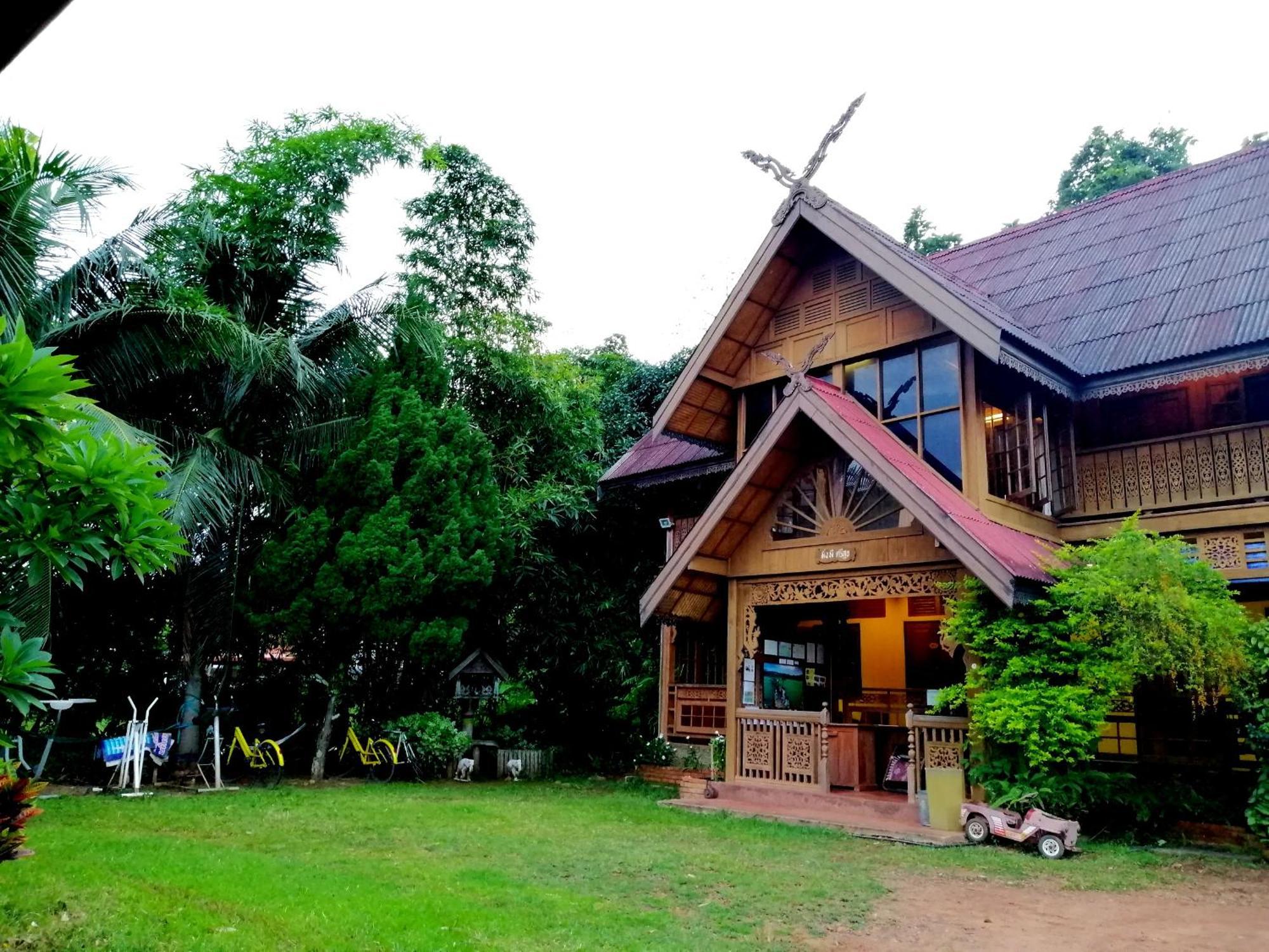 Crossroads House Hotel Mae Hong Son Exterior photo