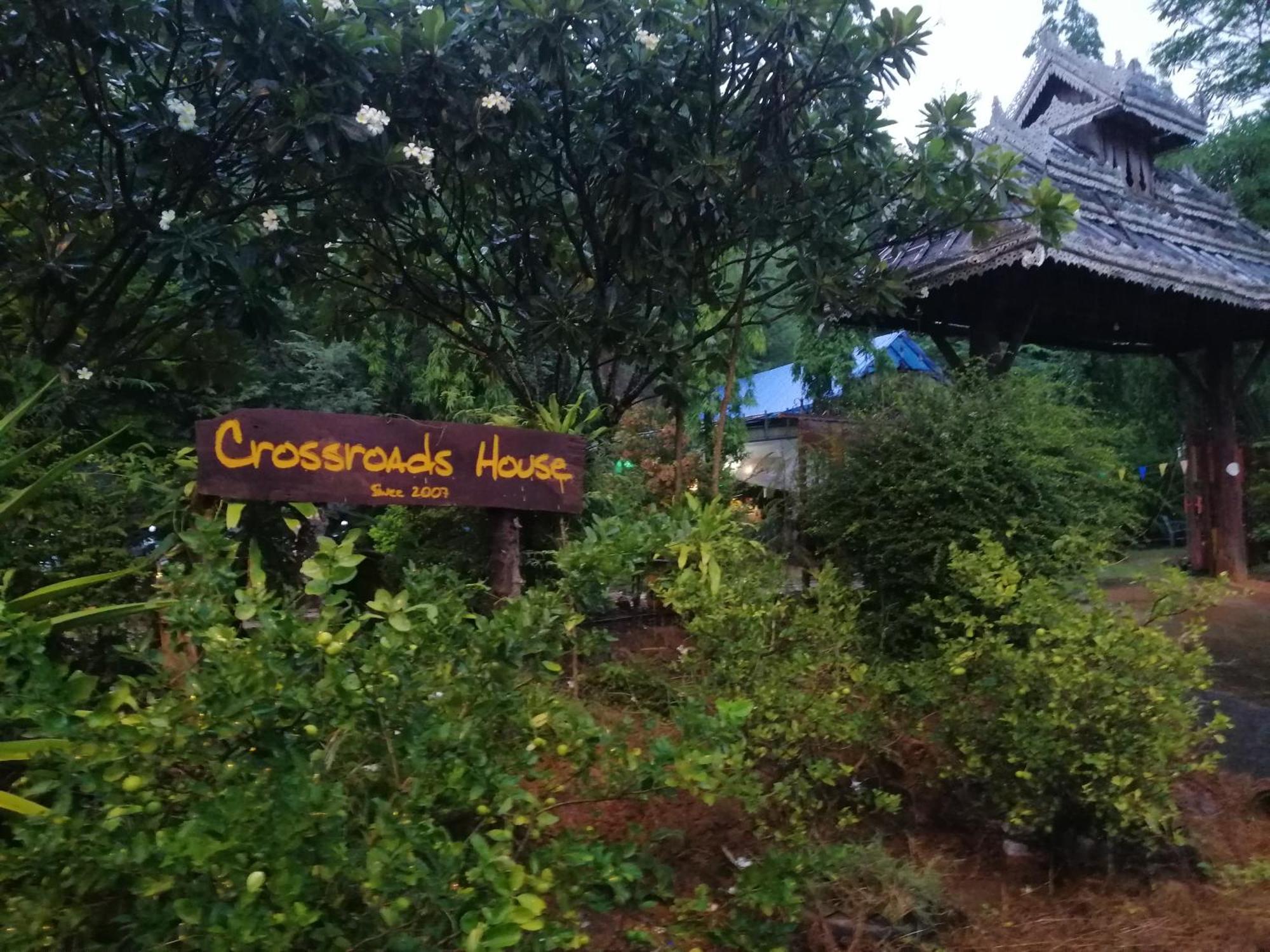 Crossroads House Hotel Mae Hong Son Exterior photo